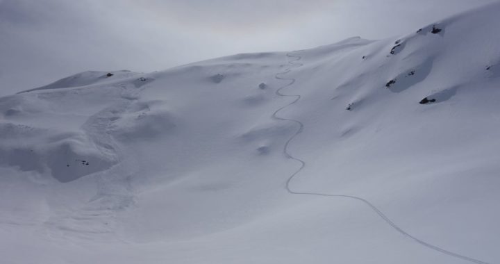 Piz Titschal (2.550 m), freie Gipfelhänge und schöne Waldschneisen