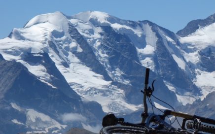 Piz La Stretta Blick: Piz Palü am Bernina, Bikebergsteigen (BBS)